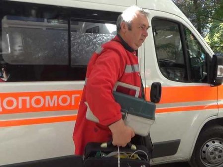 Как работают медики донецкой скорой: " Все время прислушиваемся откуда, куда и что летит "