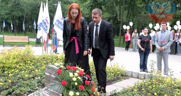 В Донецке сегодня почтили память детей, погибших от обстрелов