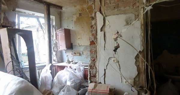 В Донецке восстанавливают дома, поврежденные обстрелом 9 июня