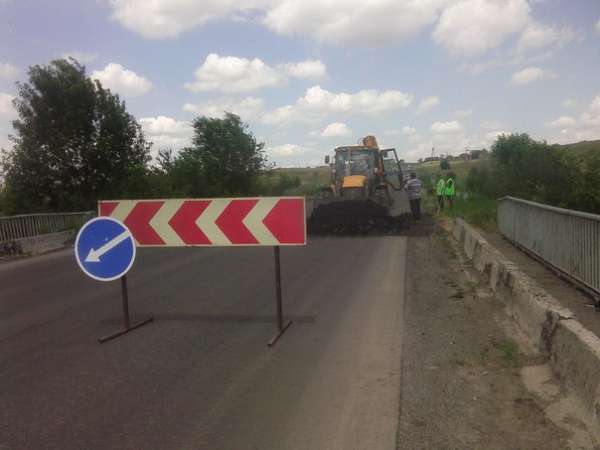 На стадии завершения ремонтно-восстановительные работы на мосту через реку Берестовая вблизи села Обильное Старобешевского района