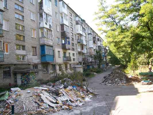 В Донецке силами жилищных организаций выполнены восстановительные работы на 84 жилых домах, включенных во второй этап восстановления
