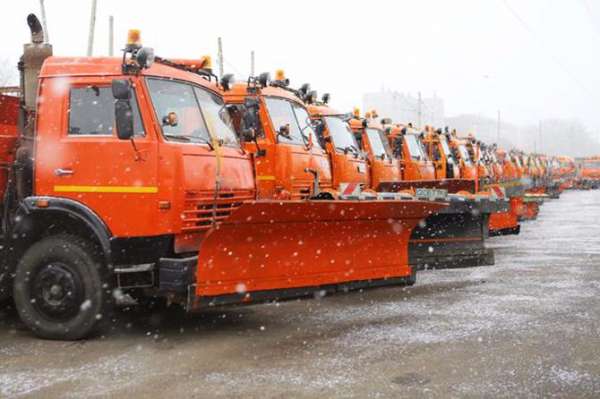 Коммунальные дорожные службы готовят к зиме технику, посыпочный материал и реагенты