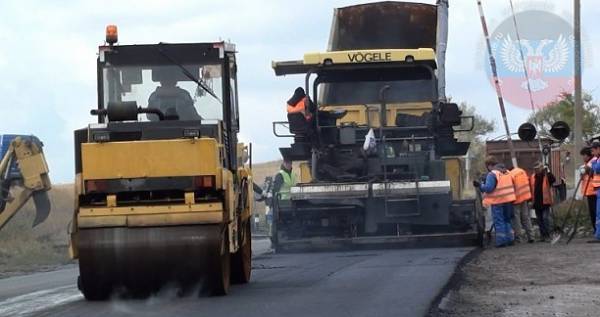 На трассе Донецк-Седово ремонтируют участок протяженностью более 11 км (ФОТО)