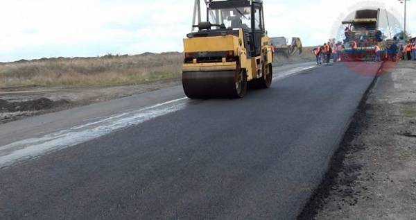 На трассе Донецк-Седово ремонтируют участок протяженностью более 11 км (ФОТО)
