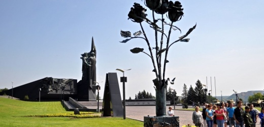 В Донецке появится аллея памяти погибших за время боевых действий студентов