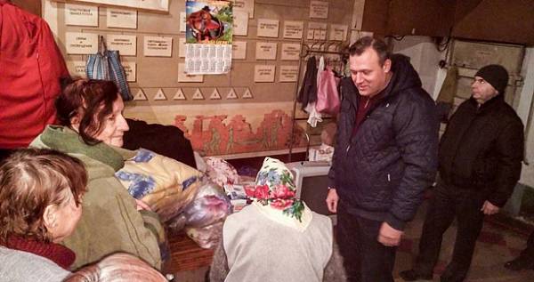 В бомбоубежище в Петровском районе Донецка доставили одеяла и обогреватели (ФОТО)