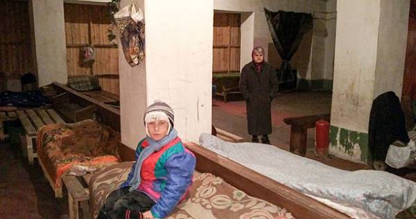 В бомбоубежище в Петровском районе Донецка доставили одеяла и обогреватели (ФОТО)