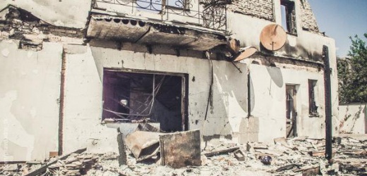 Утром 12 апреля под обстрел попал поселок Спартак