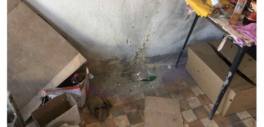 Магазин поврежден в результате обстрела Докучаевска