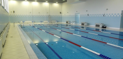 В Донецке завершается ремонт бассейна «Петровский», разрушенного обстрелами