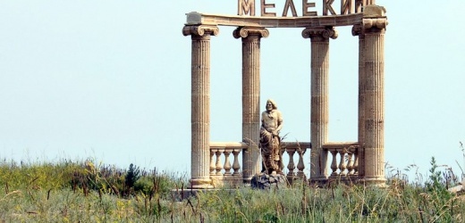 В Мелекино возле баз отдыха произошел масштабный пожар