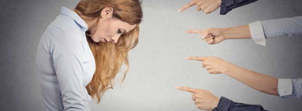 Причины и признаки низкой самооценки