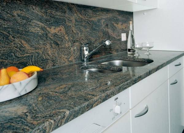 Как выбрать столешницу из искусственного камня?