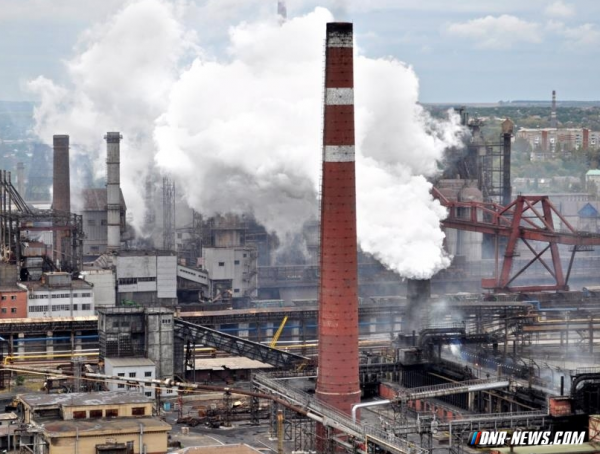 На Донецком металлургическом заводе после планового ремонта запущена доменная печь