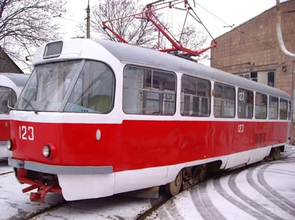 В Донецке освежили трамвайный и троллейбусный парки