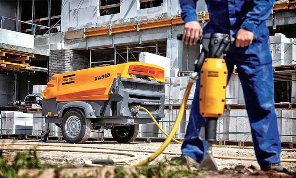 Аренда строительной и дорожной техники: преимущества и достоинства