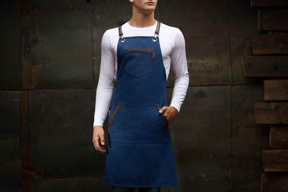 Униформа для сотрудников ресторана: разновидности изделий, способы нанесения логотипов