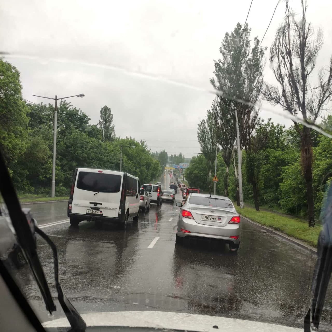 Непогодица в Донецке: случились многочисленные ДТП