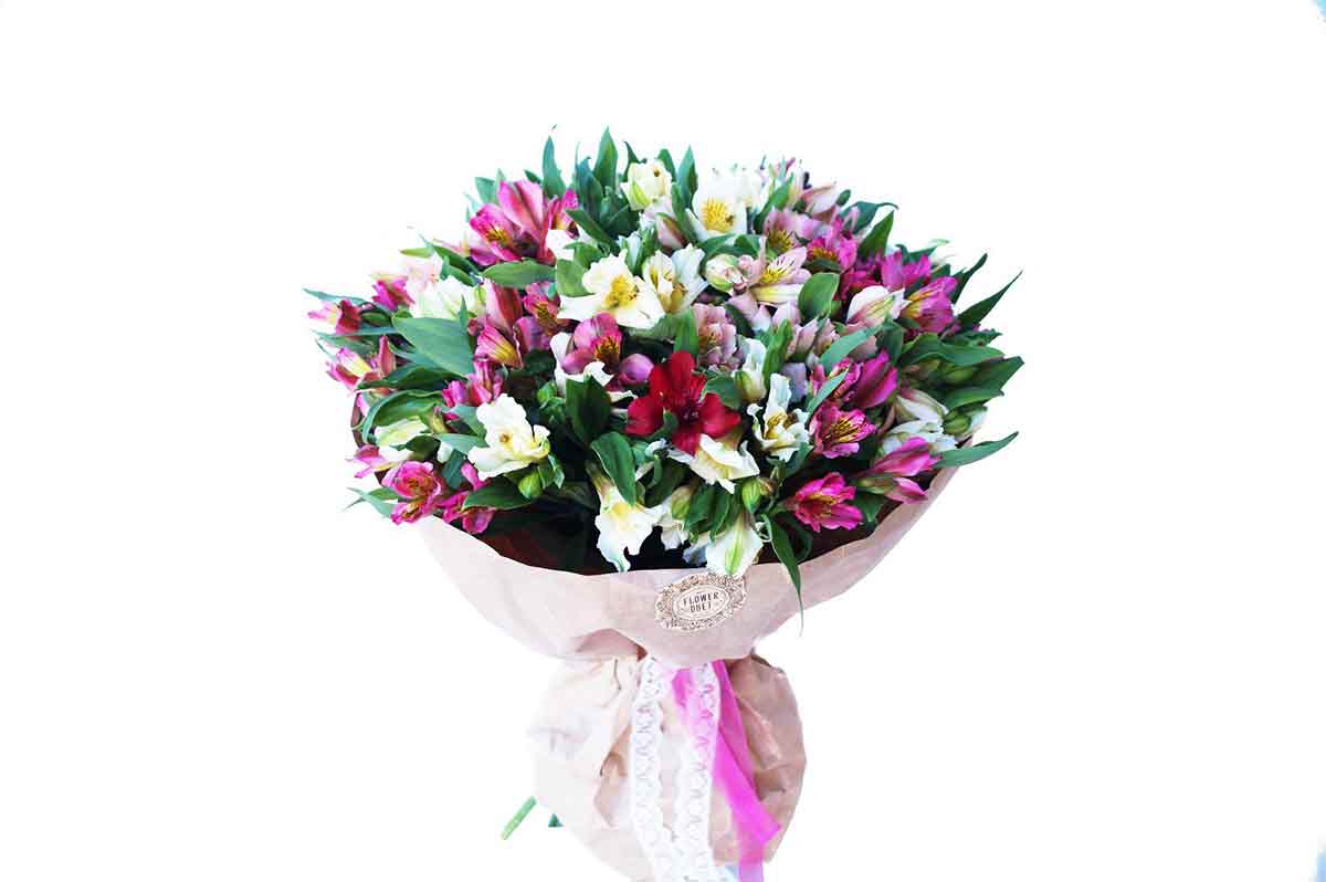 Преимущества свадебных букетов из альстромерии