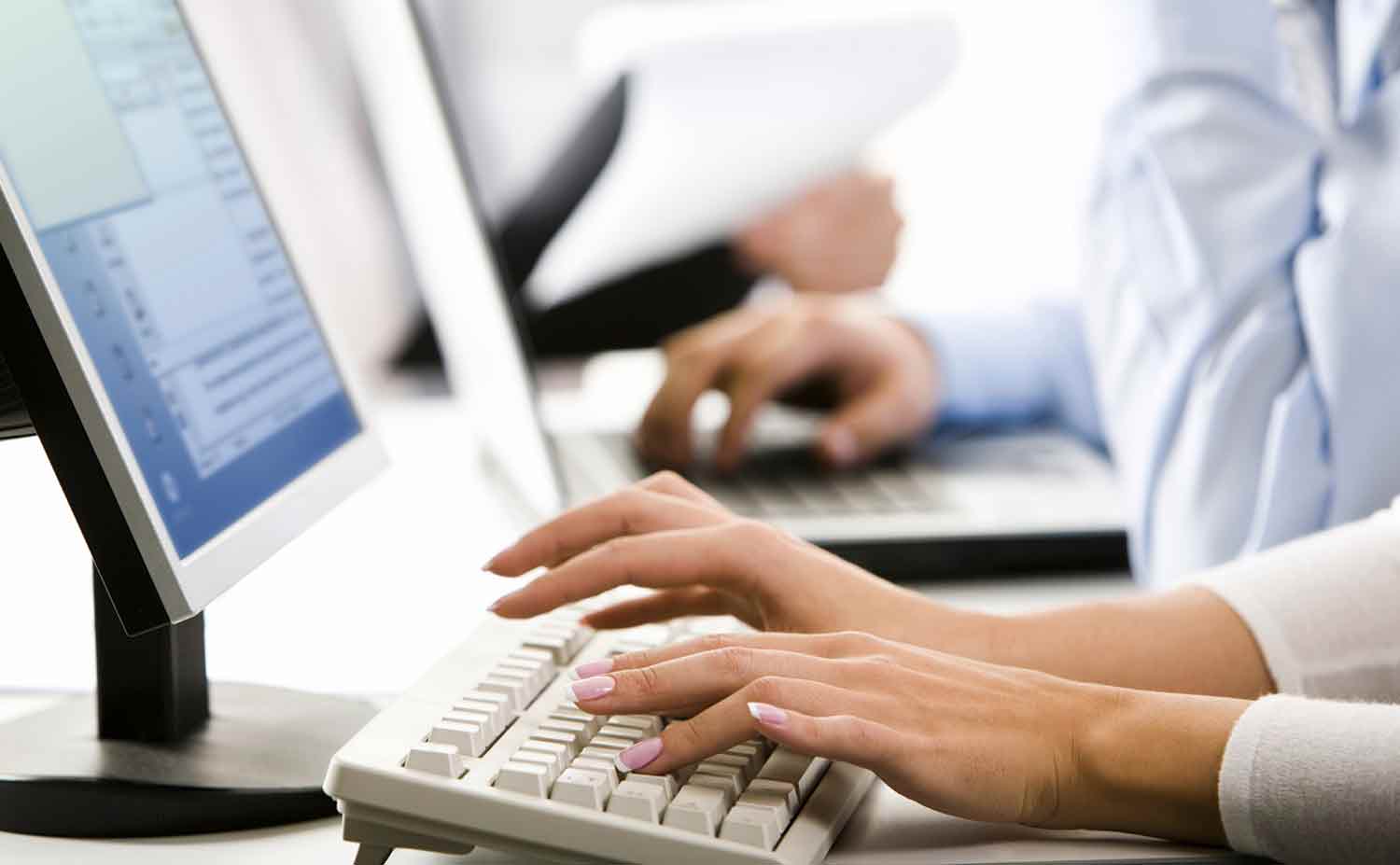 Оператор 1С: как получить работу