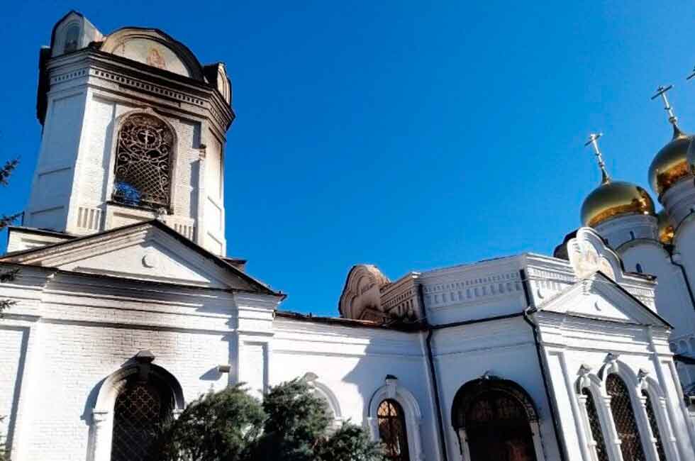 В результате обстрела монастыря был ранен мирный житель