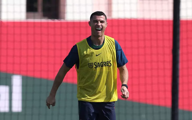 Английская Премьер-лига: Роналду дисквалифицирован на два матча из-за апрельского инцидента