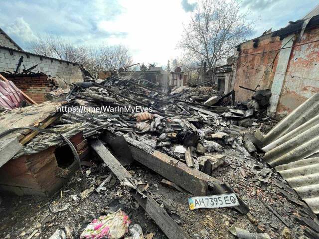 Последствия обстрела Петровского района Донецка, улица Путь Социализма 55