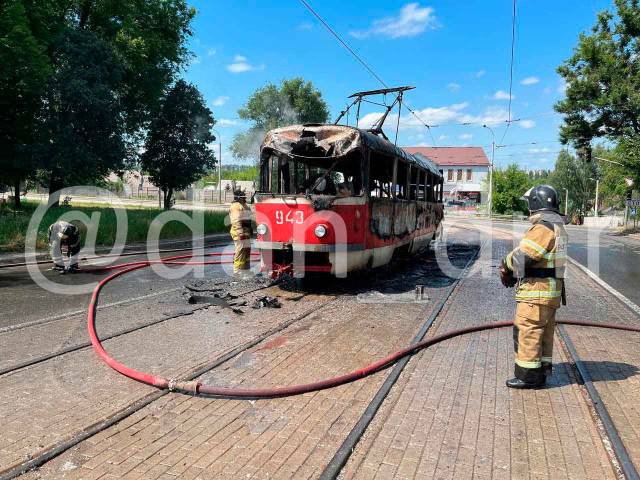 В Киевском районе загорелся трамвай
