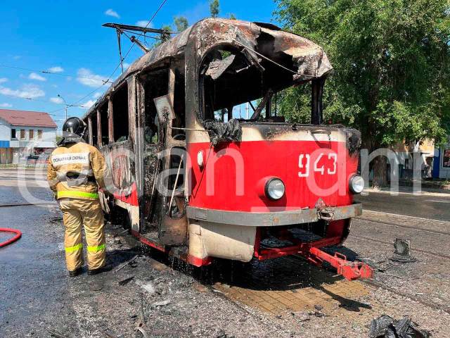 В Киевском районе загорелся трамвай