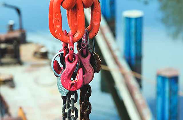 Что может указывать на некомпетентность лиц, выполняющих такелажные работы?