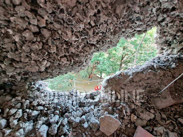 Снаряд попал в многоквартирный дом в Горловке, погиб мужчина