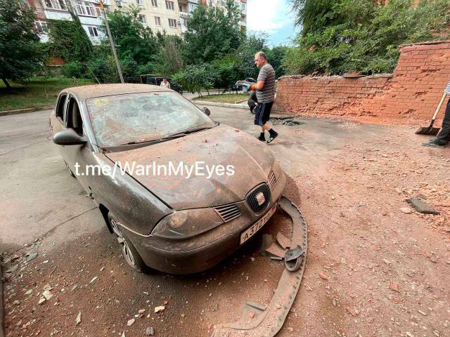 Фото обстрела Киевского района Донецка, улица Листопрокатчиков 19