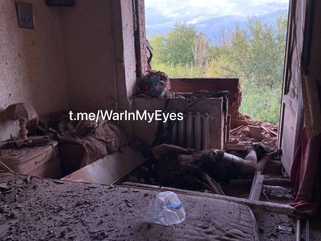 Фото обстрела Киевского района Донецка, улица Листопрокатчиков 19