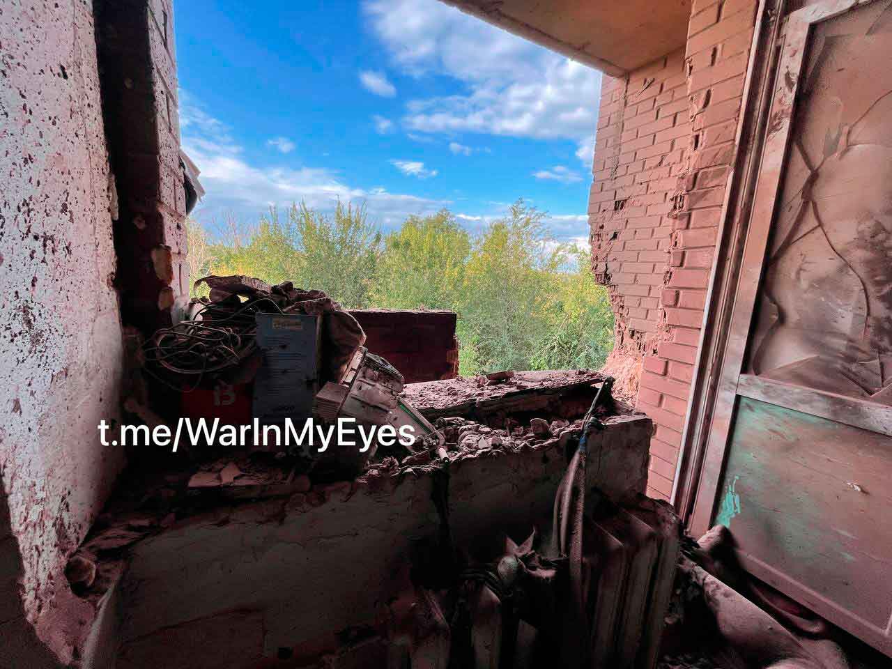 Фото обстрела Киевского района Донецка, улица Листопрокатчиков 19