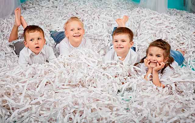 По какой причине дети так обожают бумажное шоу?